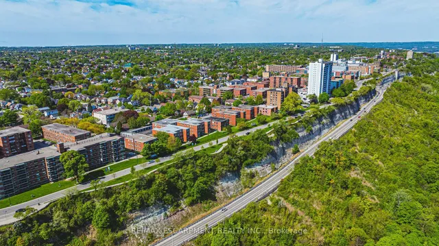 Additional image 32 of 836 Concession St Unit 208