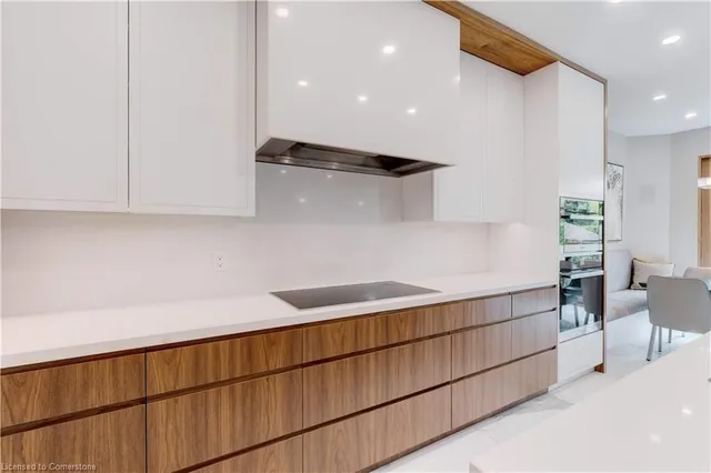 Additional image 16 of 290 Shoreacres Rd