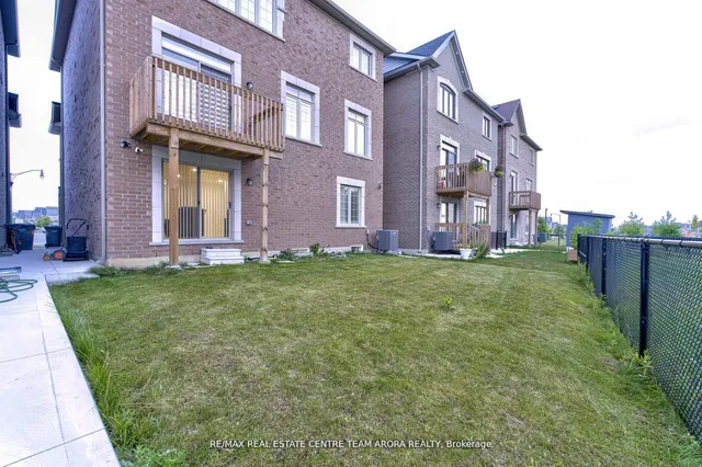 Additional image 34 of 566 Queen Mary Dr