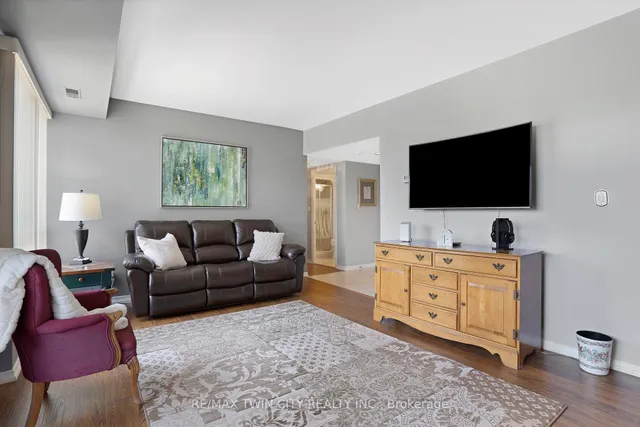 Additional image 11 of 3267 King St Unit 505