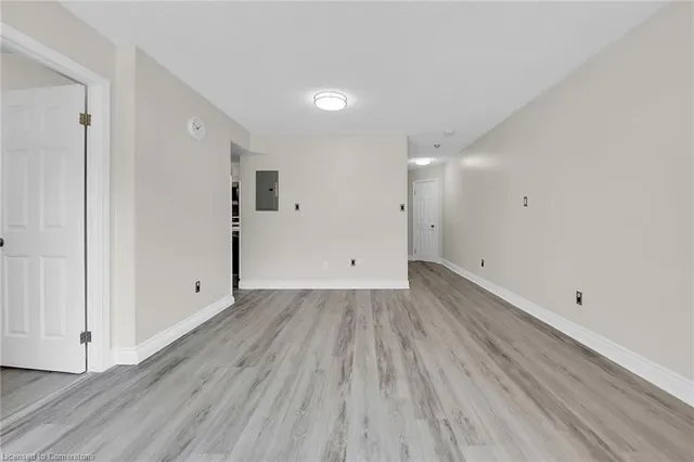 Additional image 15 of 8 Village Green Unit 112