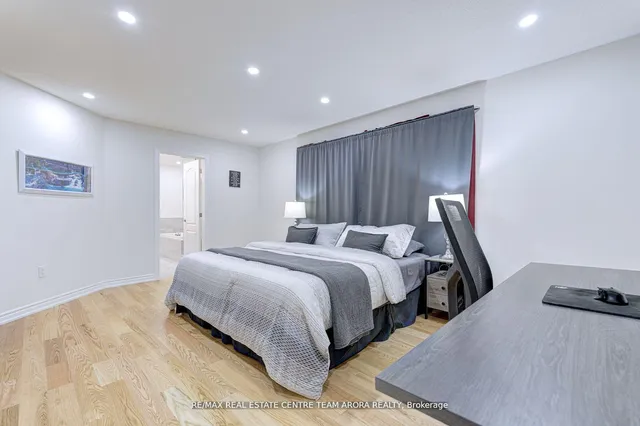 Additional image 17 of 566 Queen Mary Dr