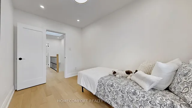 Additional image 34 of 253 Fulton Ave