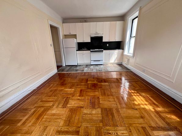 55 Hillside Ave #3L, New York, NY 10040