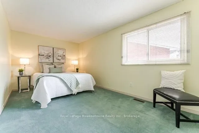 Additional image 28 of 690 Robertson Cres