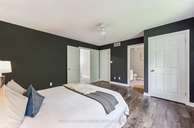 Additional image 20 of 35 Dayman Crt