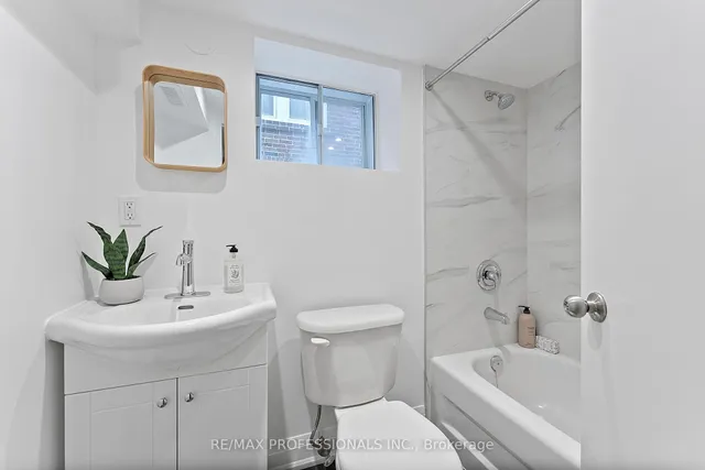 Additional image 2 of 875 Royal York Rd