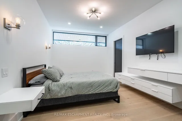 Additional image 20 of 86 Valleyview Dr