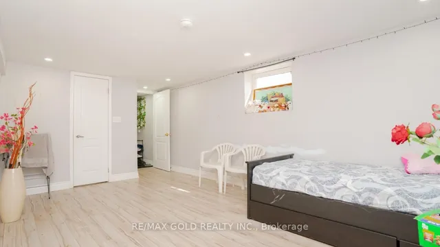 Additional image 33 of 44 DUNBLAINE Cres