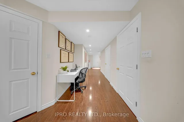 Additional image 32 of 51 Lorenzo Circ