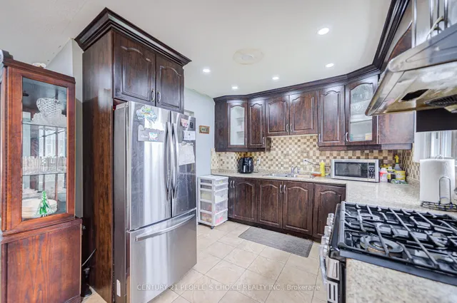 Additional image 23 of 1730 Albion Rd Unit 29