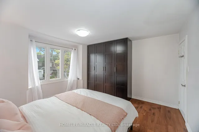 Additional image 22 of 20 Royal St