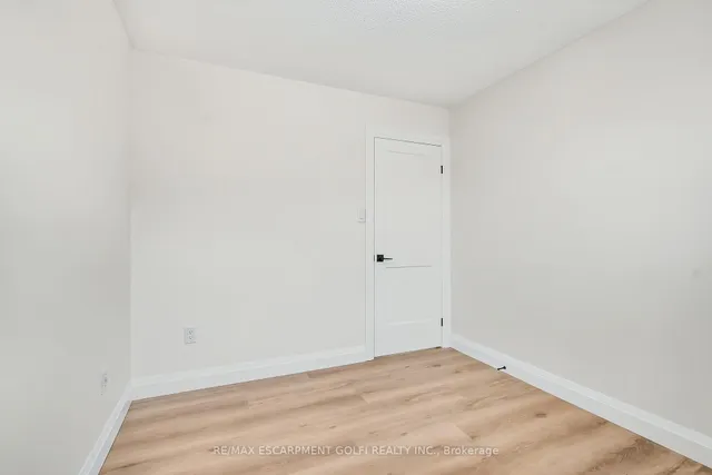 Additional image 18 of 38 Pinewoods Dr