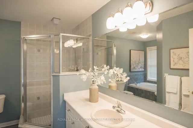 Additional image 27 of 462 Farlow Cres