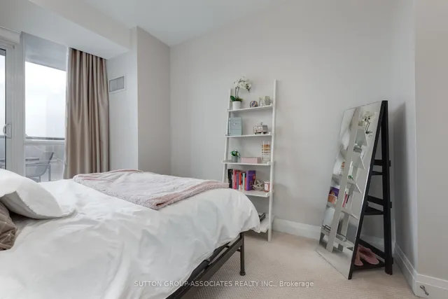 Additional image 18 of 530 St Clair Ave Unit 401