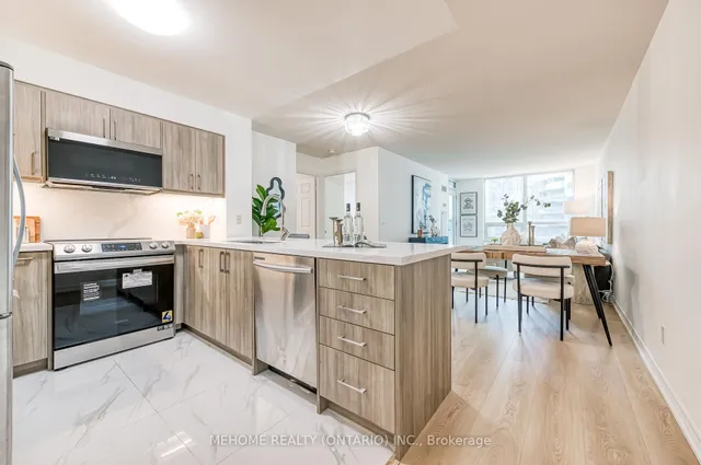 Additional image 3 of 19 Grand Trunk Cres Unit 702