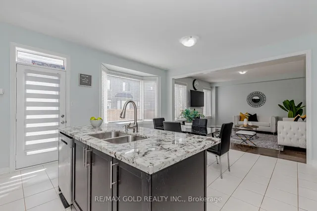 Additional image 18 of 29 Ezra Cres