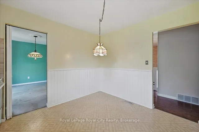 Additional image 21 of 701 Castleguard Cres