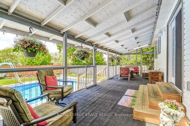 Additional image 31 of 726 Applewood Cres