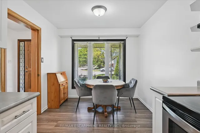 Additional image 9 of 1280 Consort Cres