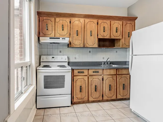 Additional image 10 of 85 Gladstone Ave