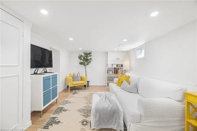 Additional image 38 of 905 Queens Blvd