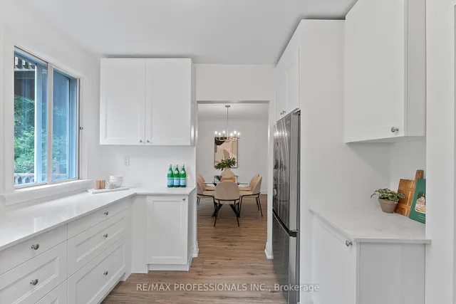 Additional image 26 of 875 Royal York Rd