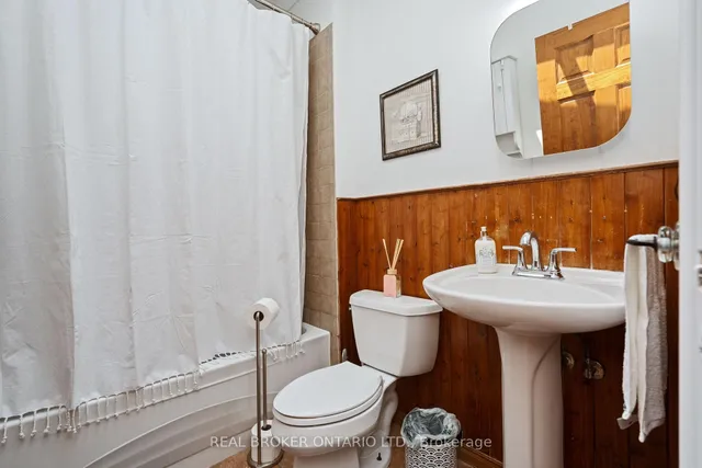 Additional image 15 of 241 Bartlett Ave