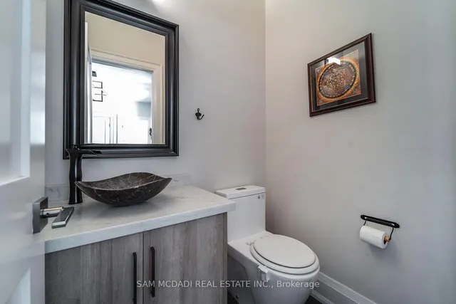 Additional image 25 of 2163 Deyncourt Dr