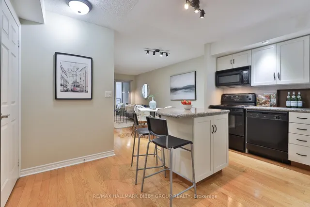 Additional image 3 of 250 Wellington St Unit 642