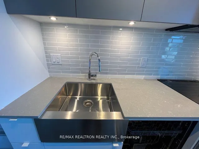 Additional image 15 of 270 Dufferin St Unit 619