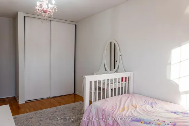 Additional image 12 of 2377 Holyhead Dr