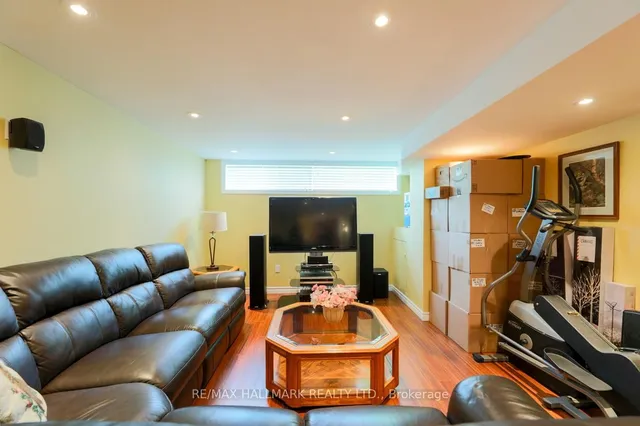 Additional image 15 of 118 Newport Ave