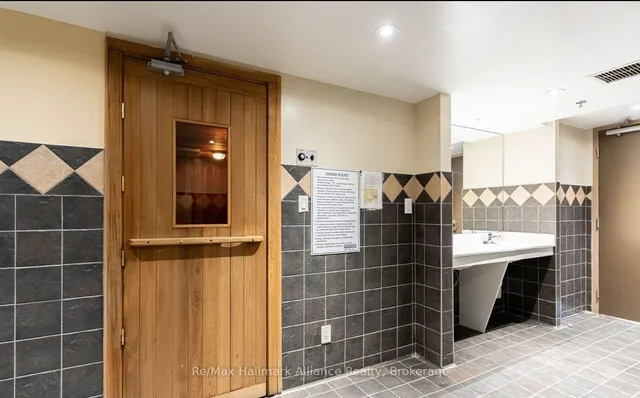 Additional image 10 of 1369 Bloor St Unit 910