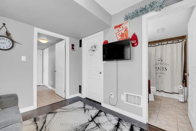 Additional image 10 of 2 England Terr