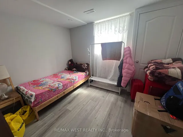 Additional image 22 of 19 Lynmont Rd