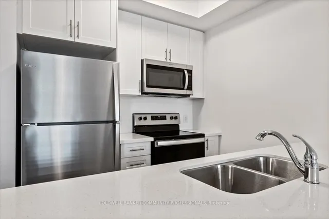 Additional image 7 of 460 Dundas St Unit 210