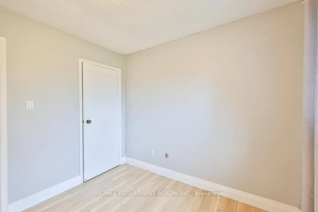 Additional image 18 of 19 Deerpark Cres