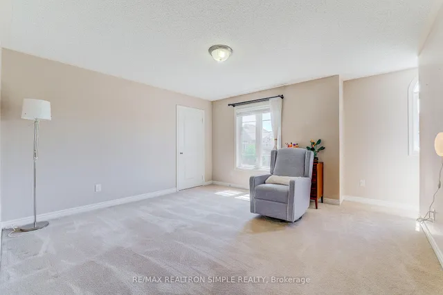 Additional image 12 of 574 North Park Blvd