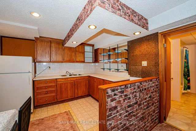 Additional image 35 of 40 Omega Sq