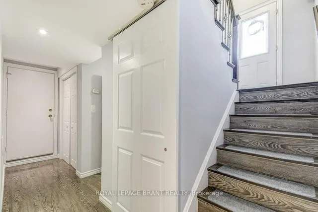 Additional image 23 of 726 Applewood Cres