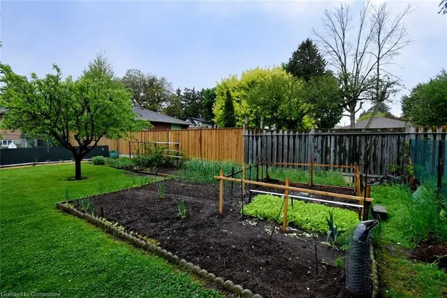 Additional image 27 of 9 Carene Ave