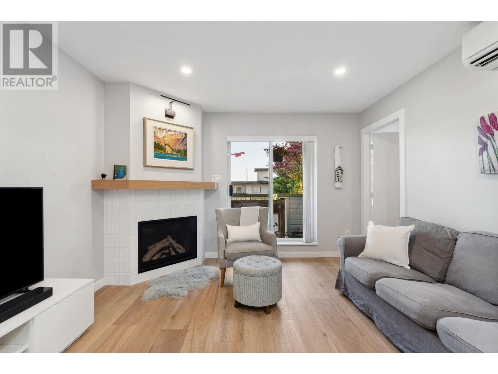 204 3861 ALBERT STREET|Burnaby, British Columbia V5C2C8