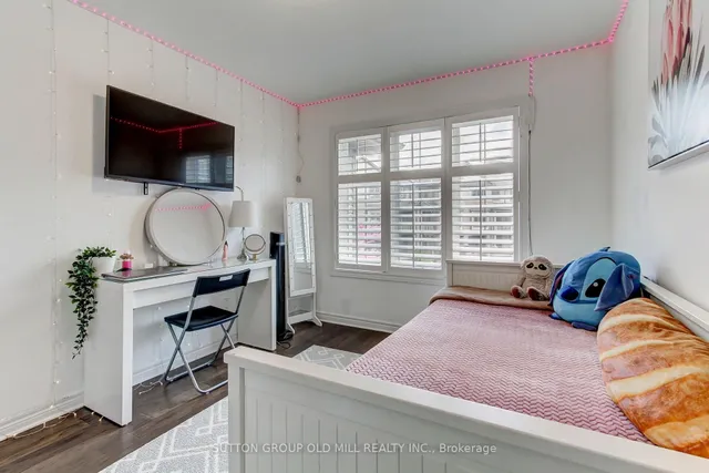 Additional image 22 of 53 Southshore Cres