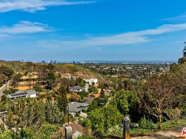 1424 Chautauqua Blvd, Pacific Palisades, CA 90272