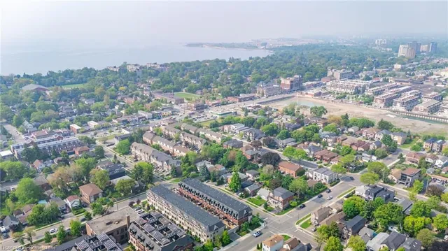 Additional image 31 of 41 Twenty Ninth St