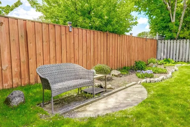 Additional image 47 of 726 Applewood Cres