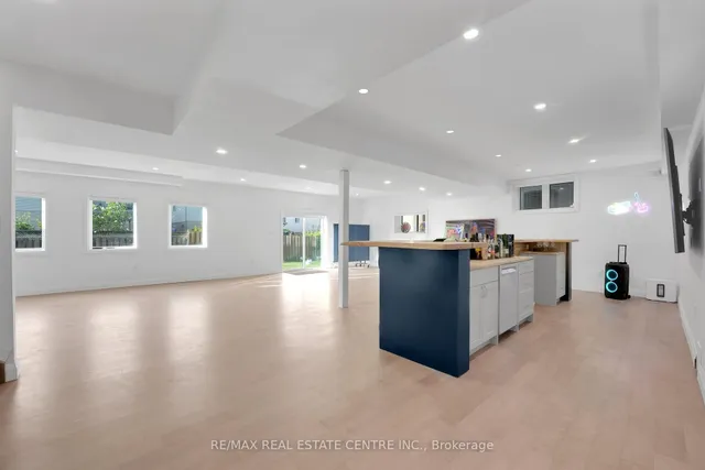 Additional image 41 of 554 Bridgemill Cres