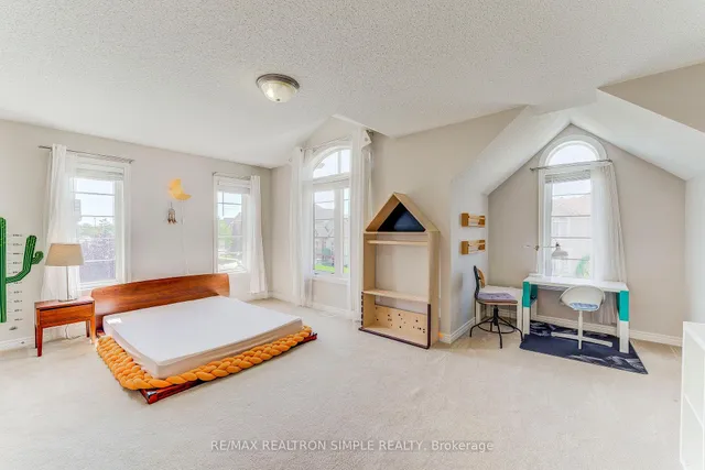 Additional image 7 of 574 North Park Blvd