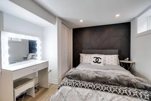 Additional image 38 of 56 Highcliffe Ave